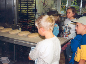 Breads on the conveyor belt